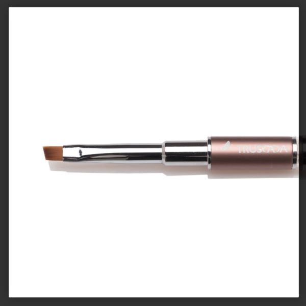 Smile Line Brush 04